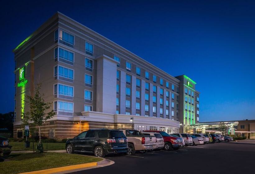 فندق Holiday Inn Kansas City Airport, An Ihg