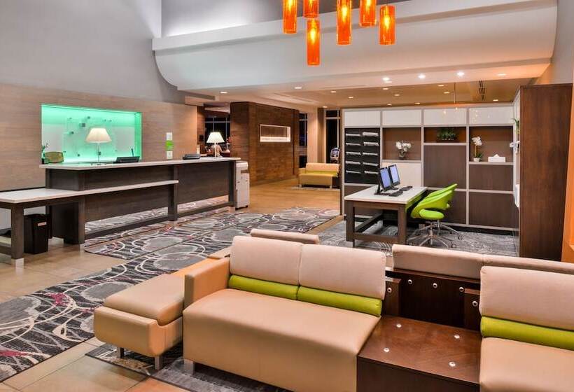 فندق Holiday Inn Kansas City Airport, An Ihg