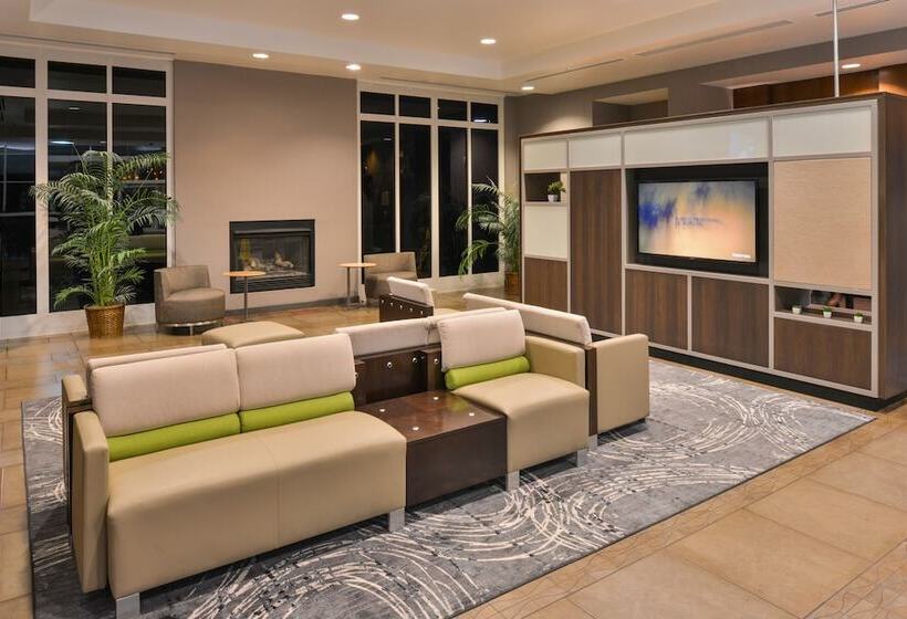 فندق Holiday Inn Kansas City Airport, An Ihg