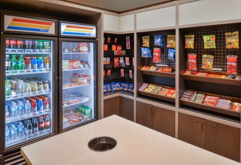 فندق Holiday Inn Kansas City Airport, An Ihg