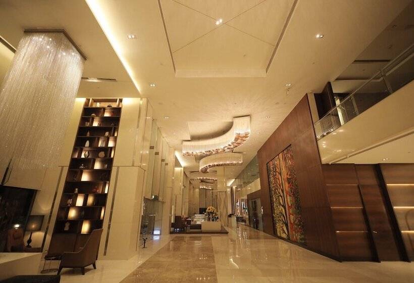 هتل Holiday Inn Mumbai International Airport, An Ihg