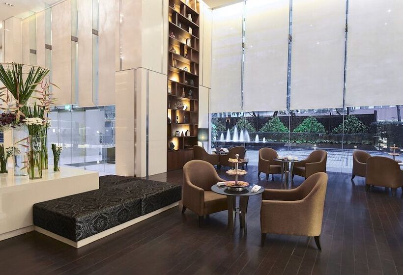 هتل Holiday Inn Mumbai International Airport, An Ihg