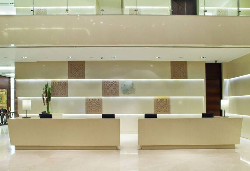 هتل Holiday Inn Mumbai International Airport, An Ihg