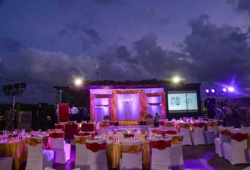 هتل Holiday Inn Mumbai International Airport, An Ihg