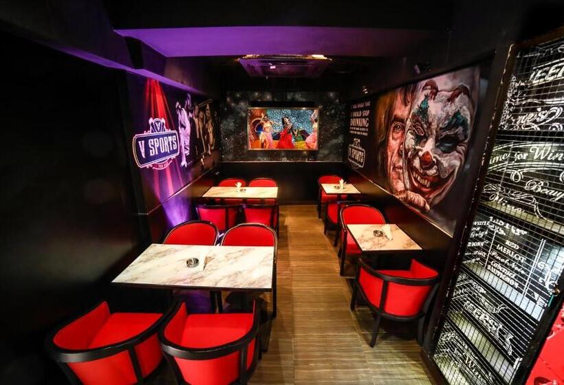 Отель Hyde Park