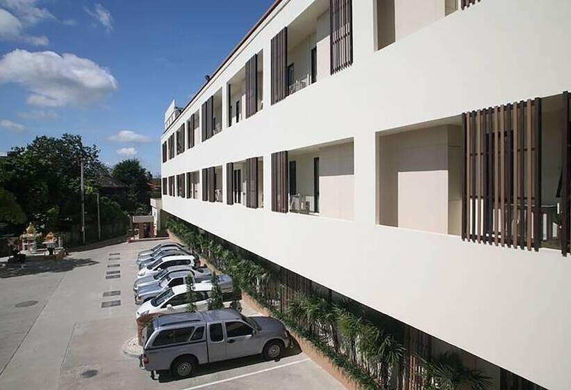 Imm Hotel Thaphae Chiang Mai