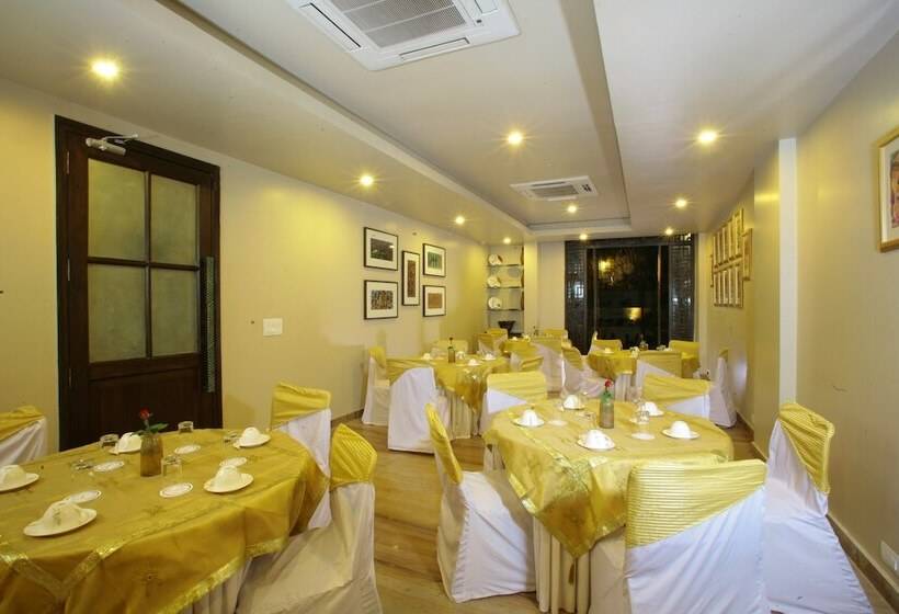 호텔 ​Justa Gurgaon