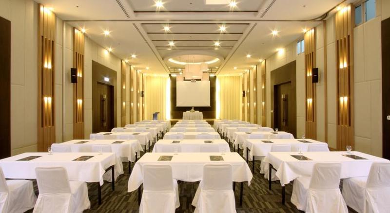 Kantary Beach Hotel Villas & Suites