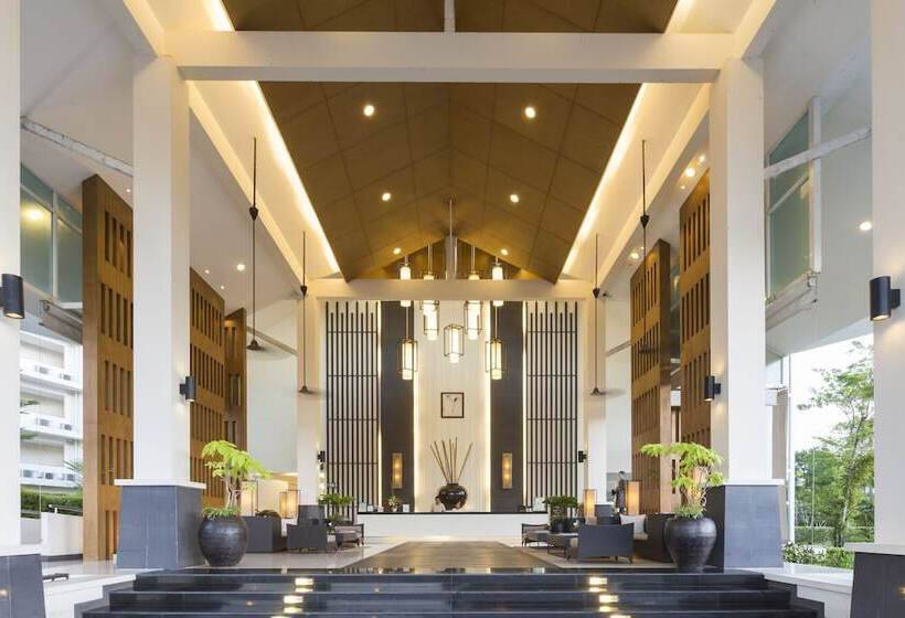 Kantary Beach Hotel Villas & Suites