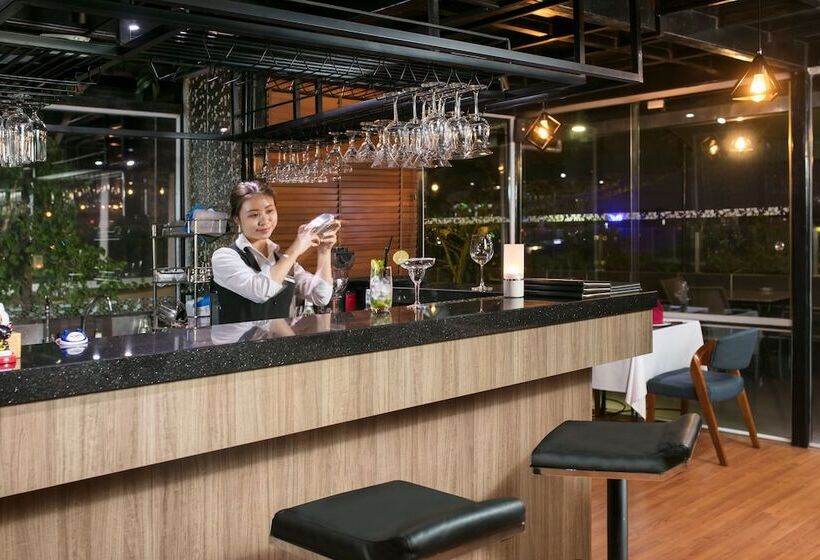 هتل La Casa Hanoi