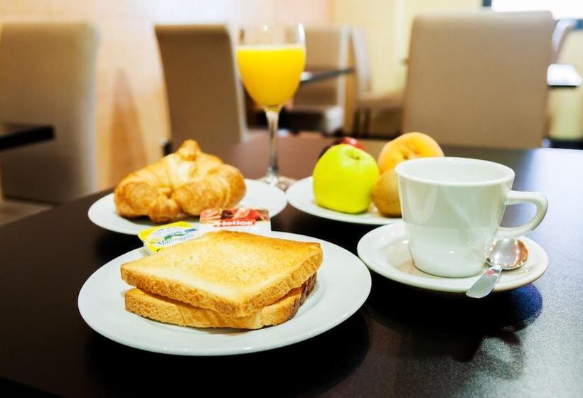 هتل Lb Villa De Cuenca