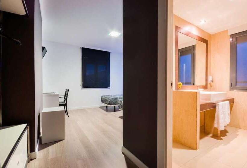 هتل Lb Villa De Cuenca