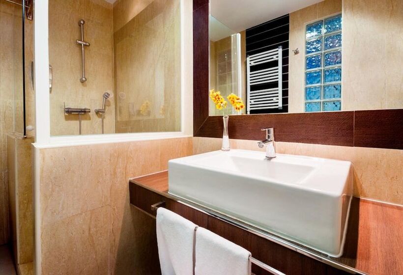 هتل Lb Villa De Cuenca