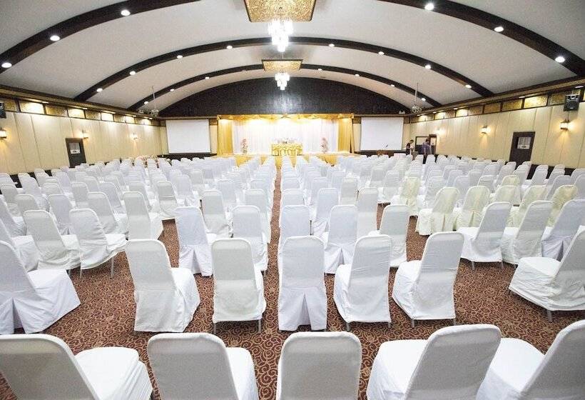 Отель Luckswan Resort Chiang Rai Sha Extra Plus