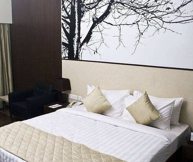 Mind Space Hotel, Pimpri