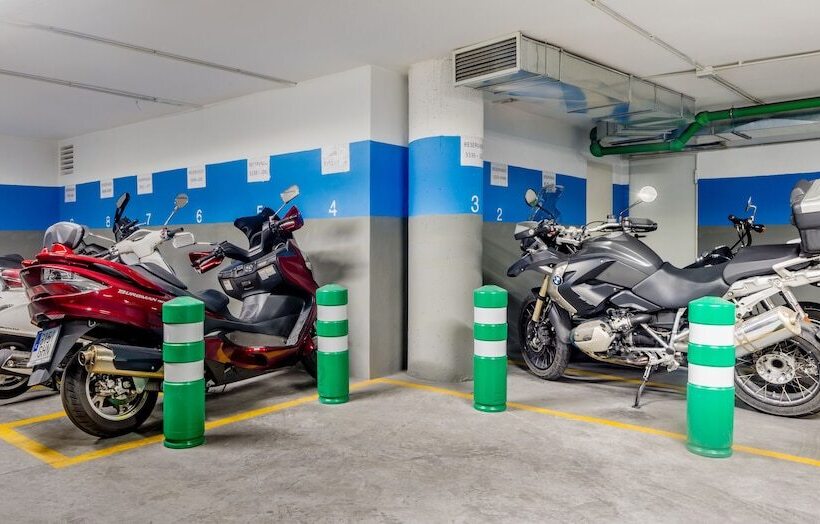 هتل Monjas Del Carmen