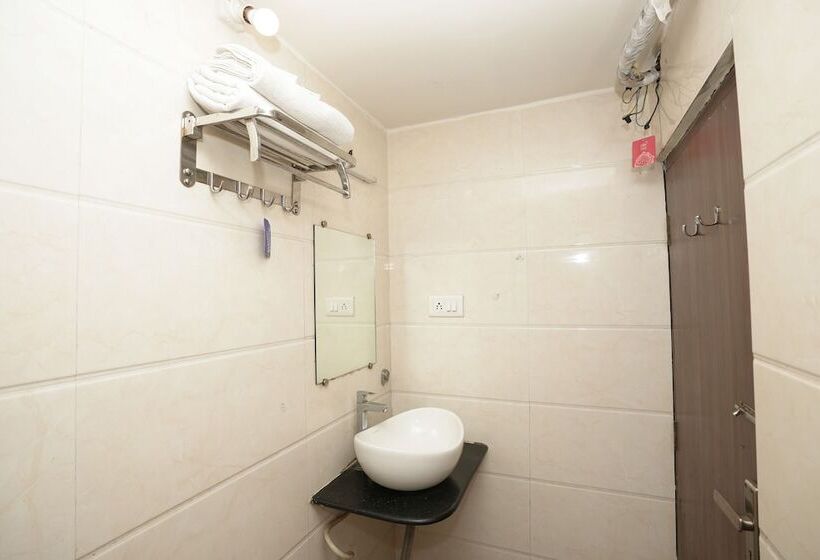 Отель Neelkiran