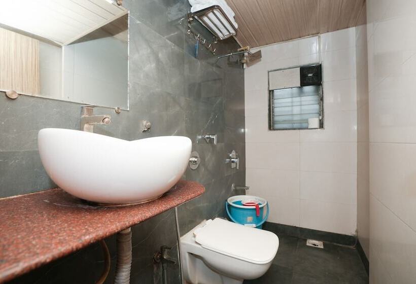 Отель Neelkiran