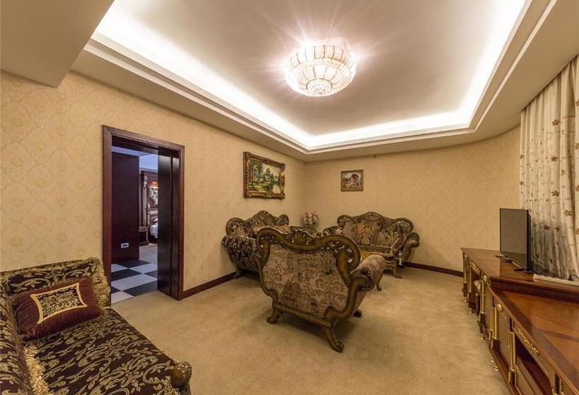 בית מלון כפרי New West Street International