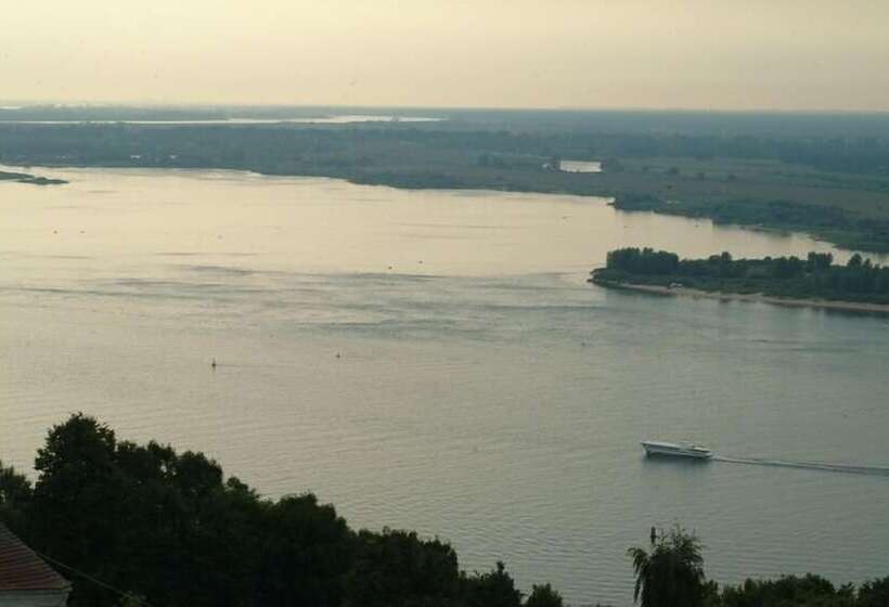 בית מלון כפרי Oktyabrskaya