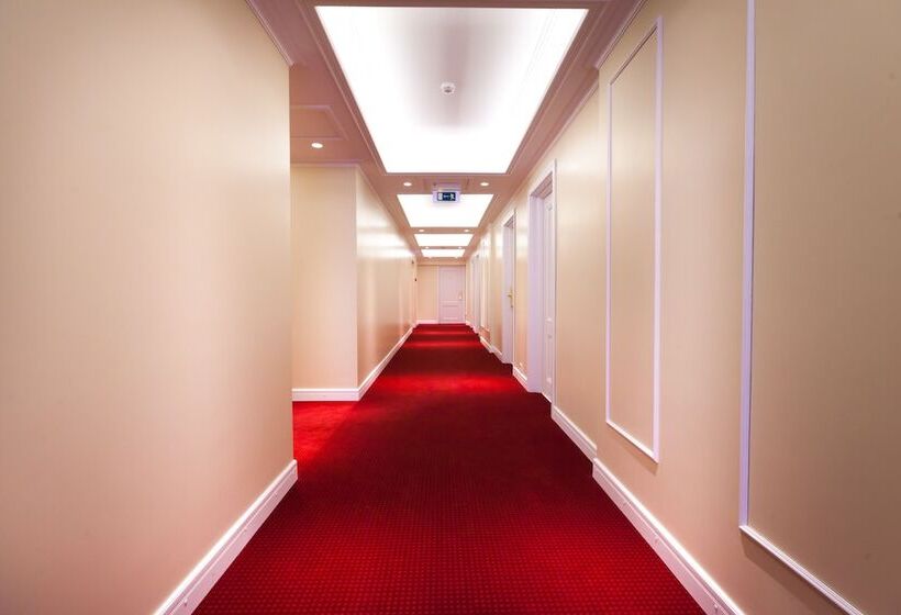 בית מלון כפרי Oktyabrskaya