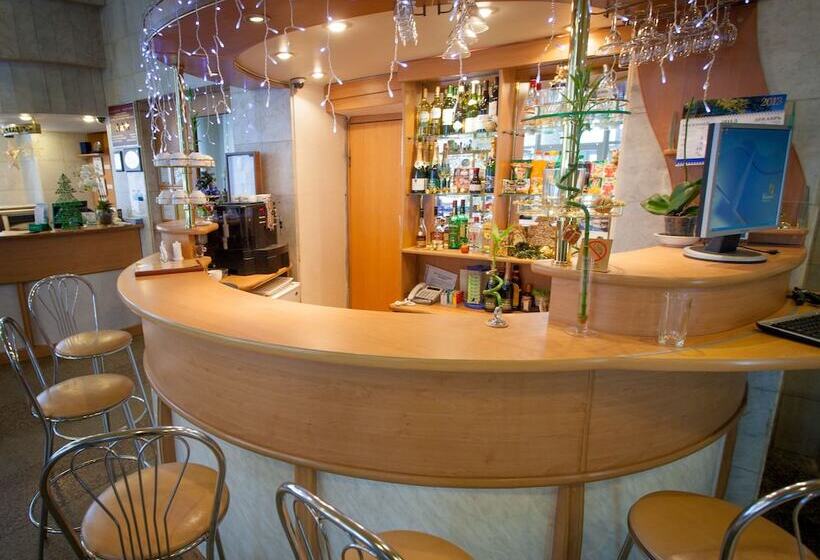 בית מלון כפרי Oktyabrskaya