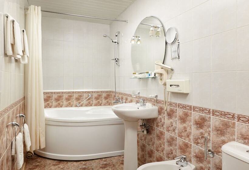 בית מלון כפרי Oktyabrskaya