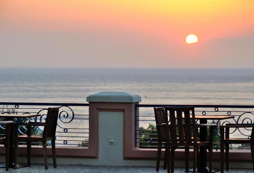 Отель Philoxenia