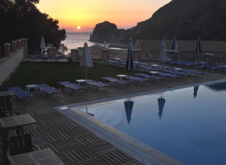 Отель Philoxenia