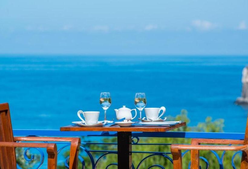 Отель Philoxenia