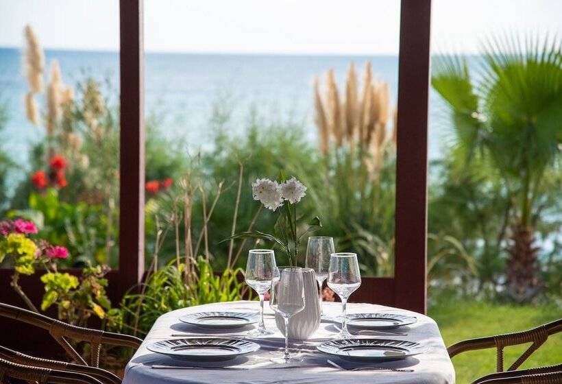 בית מלון כפרי Poseidon Beach