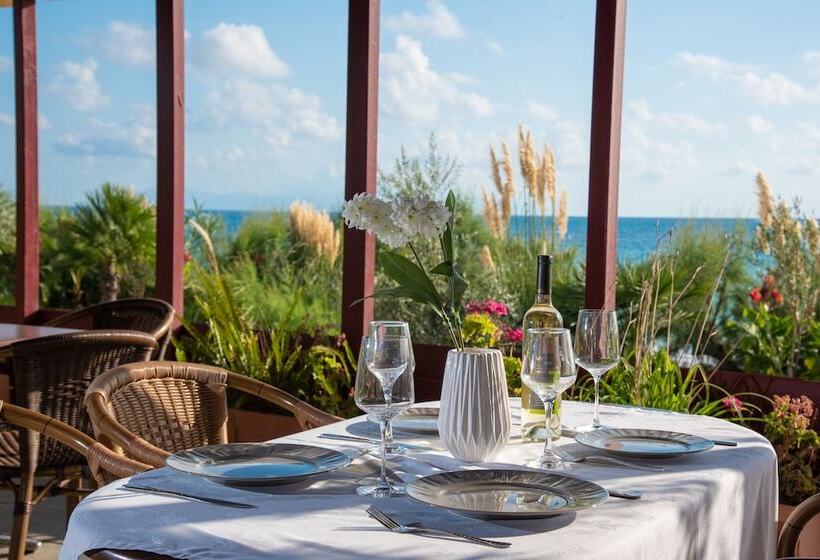 בית מלון כפרי Poseidon Beach