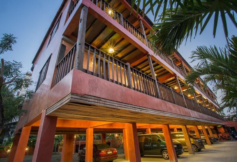 Отель Rainforest Chiangmai