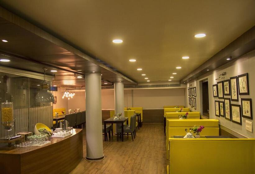 Rockland Hotel, C.r Park