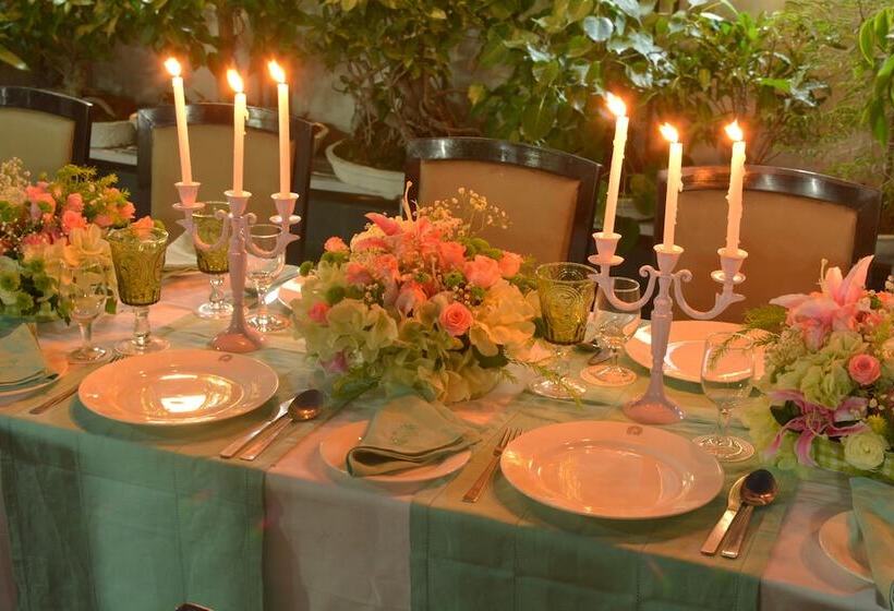 Rockland Hotel, C.r Park