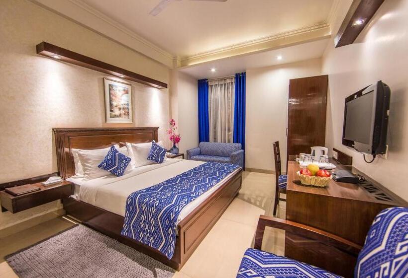 Rockland Hotel, C.r Park