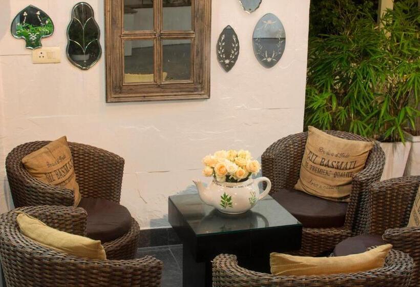 Rockland Hotel, C.r Park