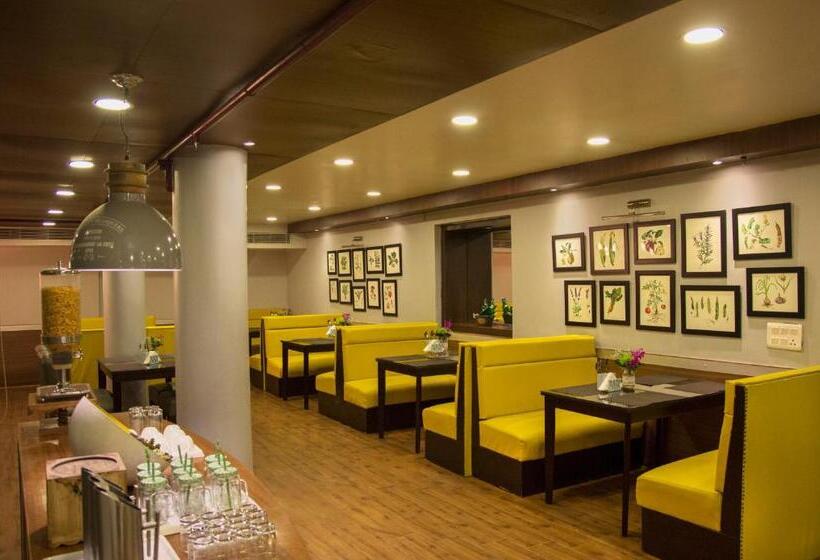 Rockland Hotel, C.r Park