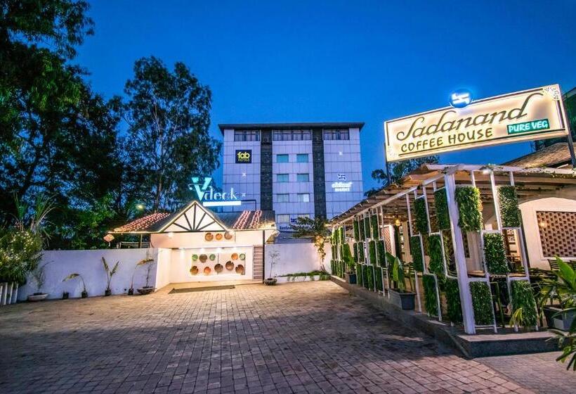 בית מלון כפרי Sadanand Regency