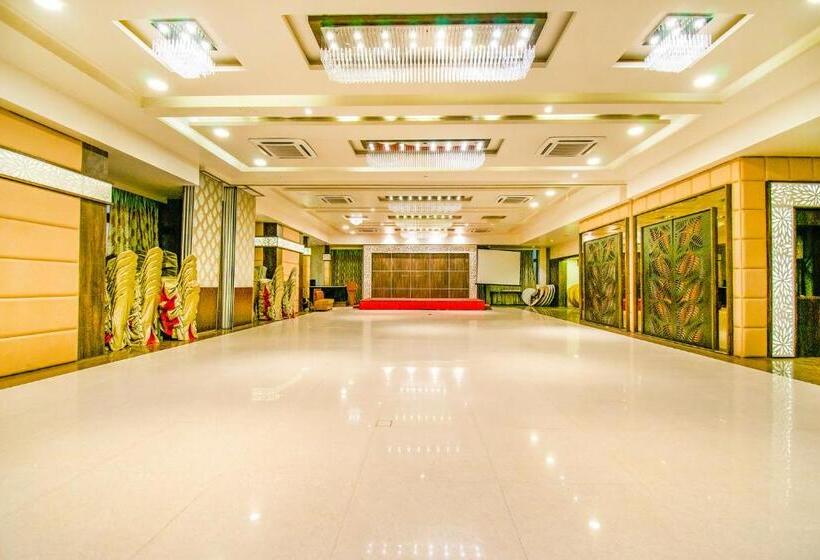 בית מלון כפרי Sadanand Regency