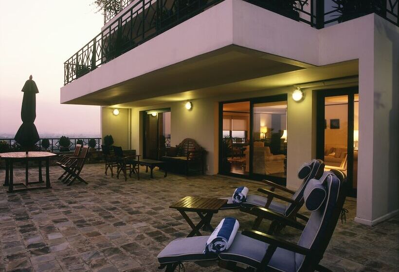 هتل Saigon Domaine Luxury Residences