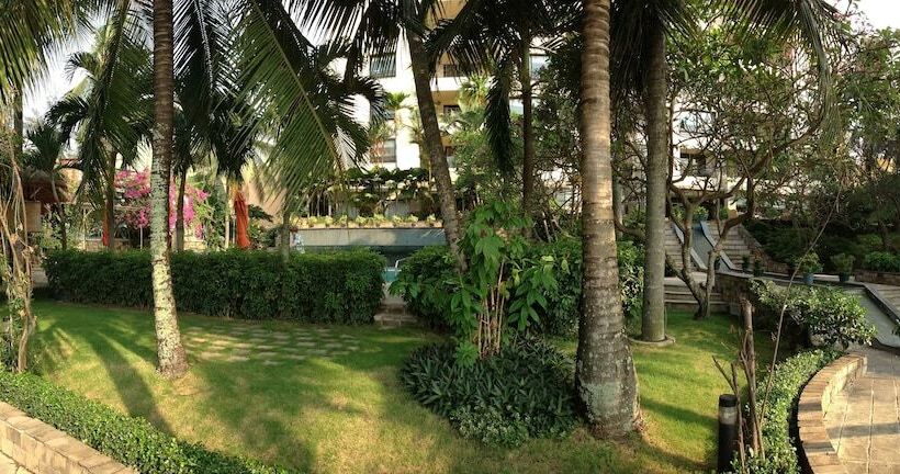 هتل Saigon Domaine Luxury Residences