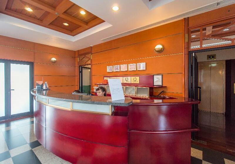 هتل Saigon Domaine Luxury Residences