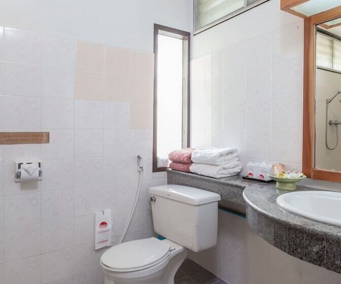 בית מלון כפרי Sand Sea Resort Railay Beach