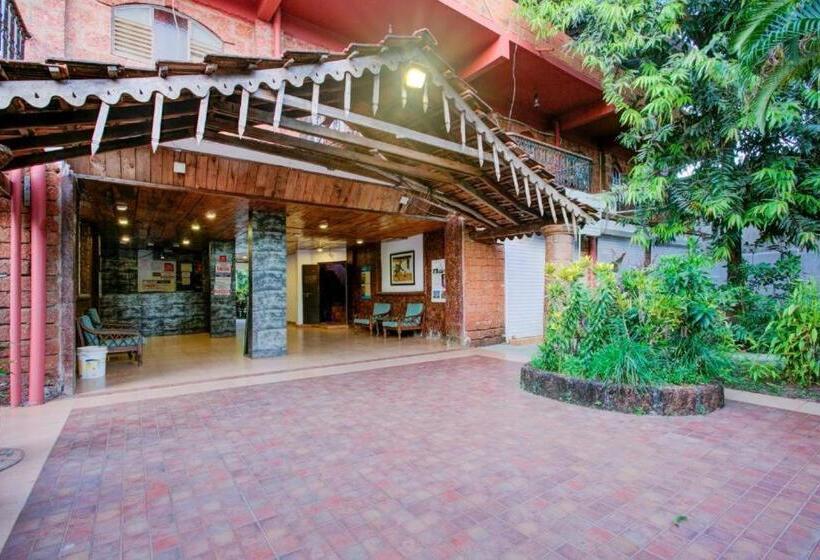 Отель Sea Breeze Beach Resort Candolim Goa