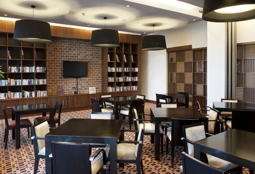 هتل Staybridge Suites Yas Island Abu Dhabi, An Ihg