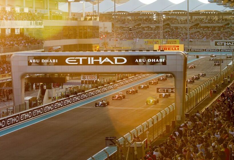 هتل Staybridge Suites Yas Island Abu Dhabi, An Ihg