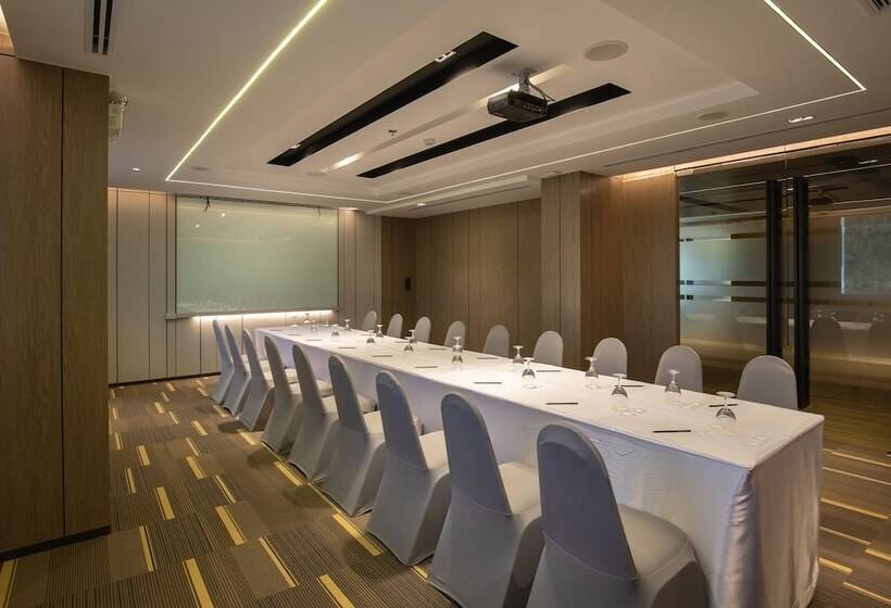 The Heritage Chiang Rai Hotel And Convention Sha Extra Plus