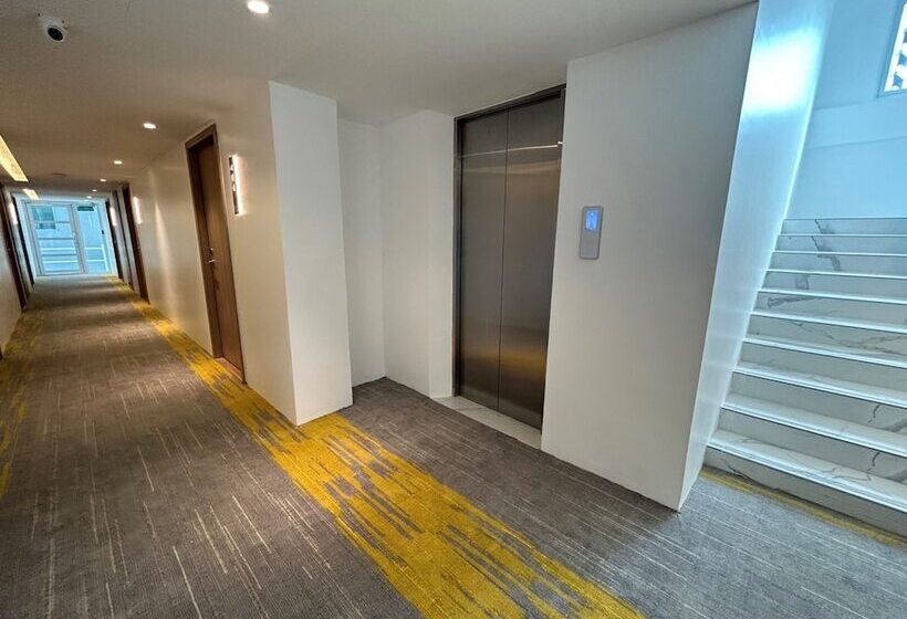 هتل The One Bay Breeze