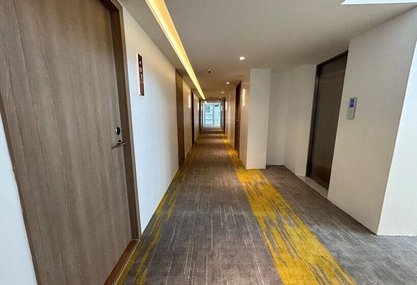 هتل The One Bay Breeze